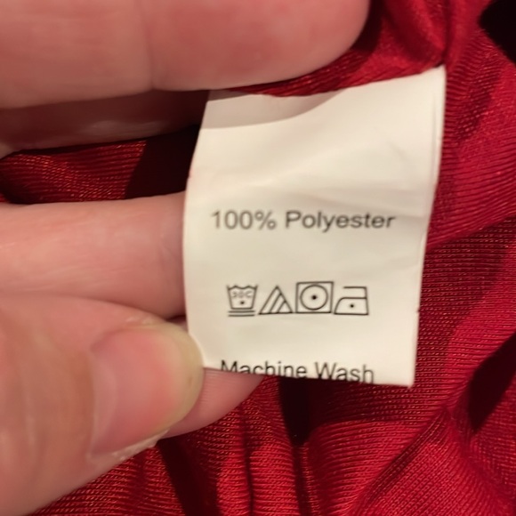 Red lace dress - Picture 4 of 4